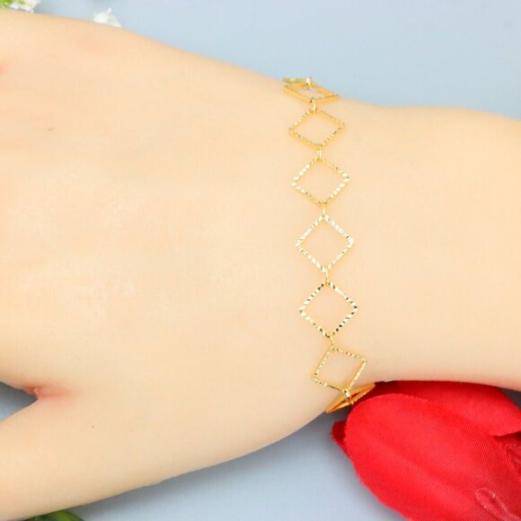 "Elegant & Trendy Bracelet, A Perfect Gift for Women, Thoughtful, EVCH1704 - Picture 9 of 10